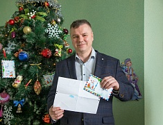 Заместители мэра Благовещенска присоединились к акции «Елка желаний»