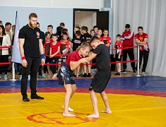 В Благовещенске прошёл открытый кубок города по спортивной борьбе на призы спортивно-патриотического клуба «Машина»