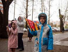 В Благовещенске во дворах ветеранов прошла акция "Поем двором"  