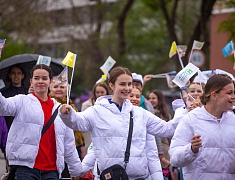 Шествие трудовых коллективов отгремело в Благовещенске!
