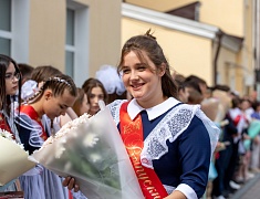 Во всех школах Благовещенска прозвенели последние звонки