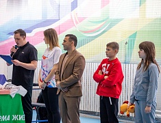 В честь Года семьи в Благовещенске провели семейный бадминтон