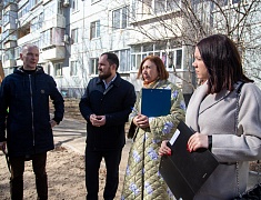 В Благовещенске межведомственная комиссия проверяет «самочувствие» детских площадок