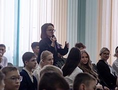 Трёхкратная Олимпийская чемпионка Юлия Чепалова поделилась историей побед и мотивацией с благовещенскими школьниками и спортсменами