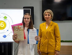 В областной библиотеке открыли выставку рисунков и подвели итоги конкурса «Нам дороги эти позабыть нельзя»