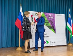 В Благовещенске открыли международный писательско-издательский форум