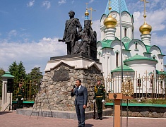 В день города прошли торжественные церемонии возложения цветов