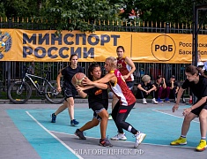 В День физкультурника в Благовещенске прошли соревнования "Оранжевый мяч"