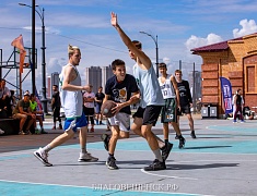 В День физкультурника в Благовещенске прошли соревнования "Оранжевый мяч"