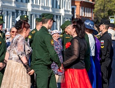 Бал цветов и Семейный бал украсили Благовещенск