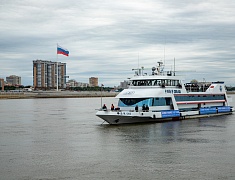 Акция "Цветы на воде"