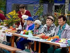 Мэр города Олег Имамеев поприветствовал старшее поколение на празднике в Горпарке