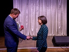 Знаки «50 лет Байкало-Амурской магистрали» вручили благовещенцам