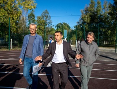 Мэр Благовещенска Олег Имамеев проверил готовность «умной» спортплощадки в Моховой Пади