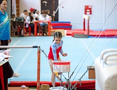 Чемпионат по спортивной гимнастике в Благовещенске посвятили герою СВО