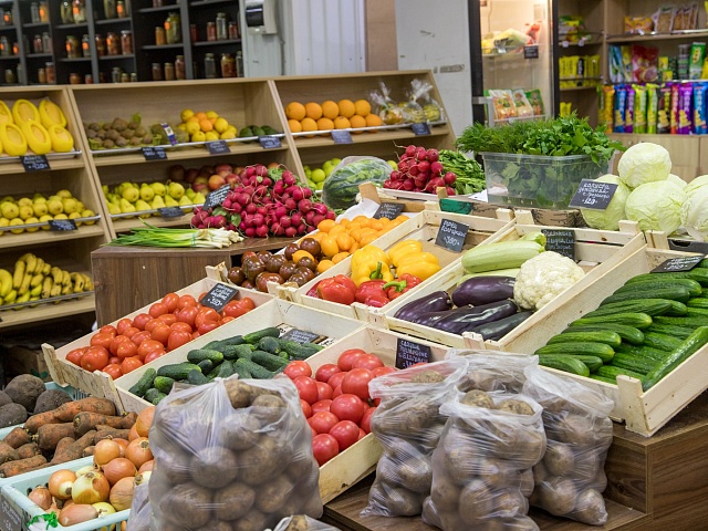 Управление по развитию потребительского рынка и услуг администрации города напоминает о необходимости размещения на ценниках достоверной информации