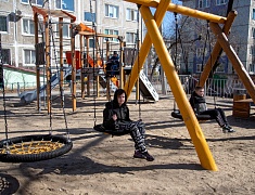 В Благовещенске межведомственная комиссия проверяет «самочувствие» детских площадок