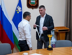 Встреча мэра Олега Имамеева с тренерским составом и футболистами ФК "Благовещенск"