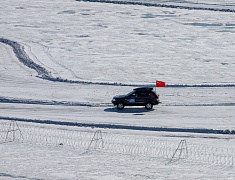 Автомобильные гонки в рамках Международного российско-китайского фестиваля зимних видов спорта