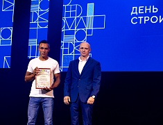 Мэр Благовещенска Олег Имамеев поздравил строителей с профессиональным праздником