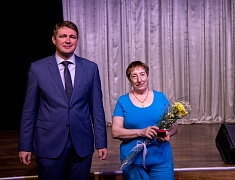 Знаки «50 лет Байкало-Амурской магистрали» вручили благовещенцам