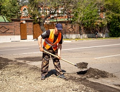 В Благовещенске ГСТК приступил к ямочному ремонту