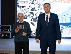 42 медали в честь юбилея Байкало-Амурской магистрали вручили благовещенцам