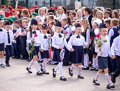 Мэр Олег Имамеев побывал на линейках в нескольких городских школах