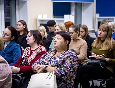 Московский писатель презентовал в Благовещенске книги про СВО