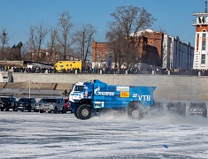 Автомобильные гонки в рамках Международного российско-китайского фестиваля зимних видов спорта