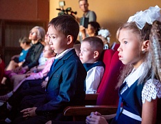 В областном центре прошла ежегодная акция «Губернаторский портфель»