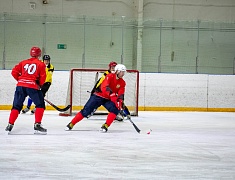 В Благовещенске провели турнир по хоккею с мячом в память об участнике спецоперации
