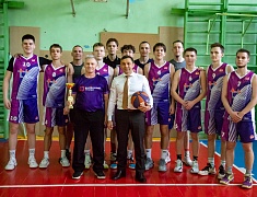 Мэр Благовещенска Олег Имамеев вручил награду "Наставник месяца"