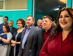 Мэр Благовещенска Олег Имамеев принял участие в запуске подсветки телебашни