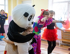 В благовещенском детском саду №67 спортивный флешмоб объединил родителей, детей и педагогов