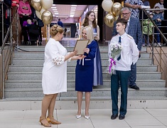 Больше 400 благовещенцев закружил кадетский бал