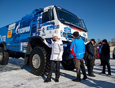 Автомобильные гонки в рамках Международного российско-китайского фестиваля зимних видов спорта