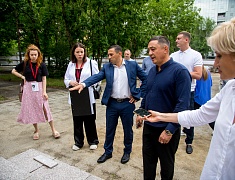 Олег Имамеев проверил, как идет обновление сквера Приемыхова