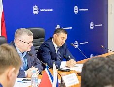Эффективность распоряжения земельными участками, освободившимися после сноса ветхого и аварийного жилого фонда, обсудили на совещании при мэре Благовещенска