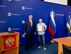 Представителей сферы торговли чествовали в Благовещенске