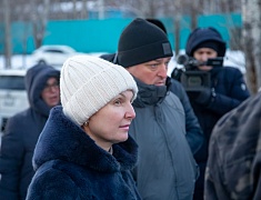 Выездная встреча мэра по заливке катка на Нагорной, 14