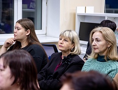 Московский писатель презентовал в Благовещенске книги про СВО