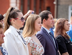 Во всех школах Благовещенска прозвенели последние звонки