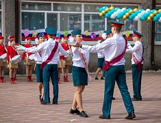 Во всех школах Благовещенска прозвенели последние звонки