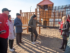 В «Лесном лагере» побывали представители муниципального предприятия, обслуживающего площадку, управления ЖКХ и народного фронта