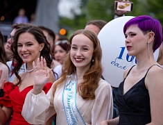 В Благовещенске отгремел выпускной