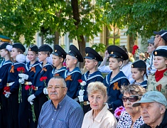 Цветы в память о подвиге советских солдат возложили в Благовещенске