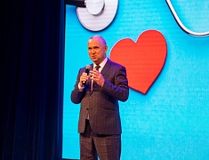 В Благовещенске медработников поздравили с профессиональным праздником