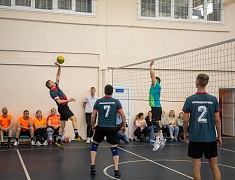 Сотрудники администрации Благовещенска, городской прокуратуры и депутаты сыграли в волейбол