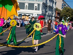 Бал цветов и Семейный бал украсили Благовещенск